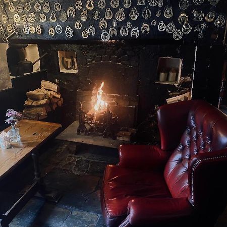 The Tuckers Arms Bed & Breakfast Axminster Exterior photo
